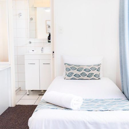 Palm View Holiday Apartments Bowen Extérieur photo