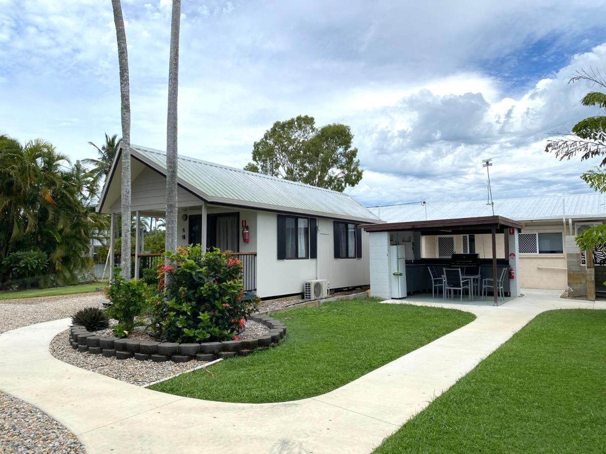 Palm View Holiday Apartments Bowen Extérieur photo