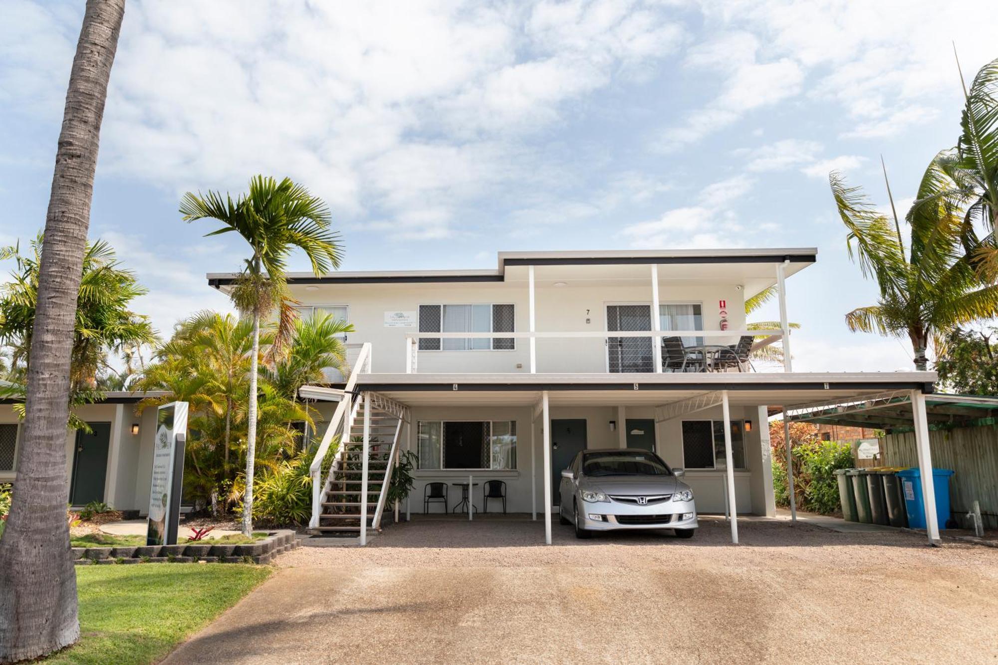 Palm View Holiday Apartments Bowen Extérieur photo