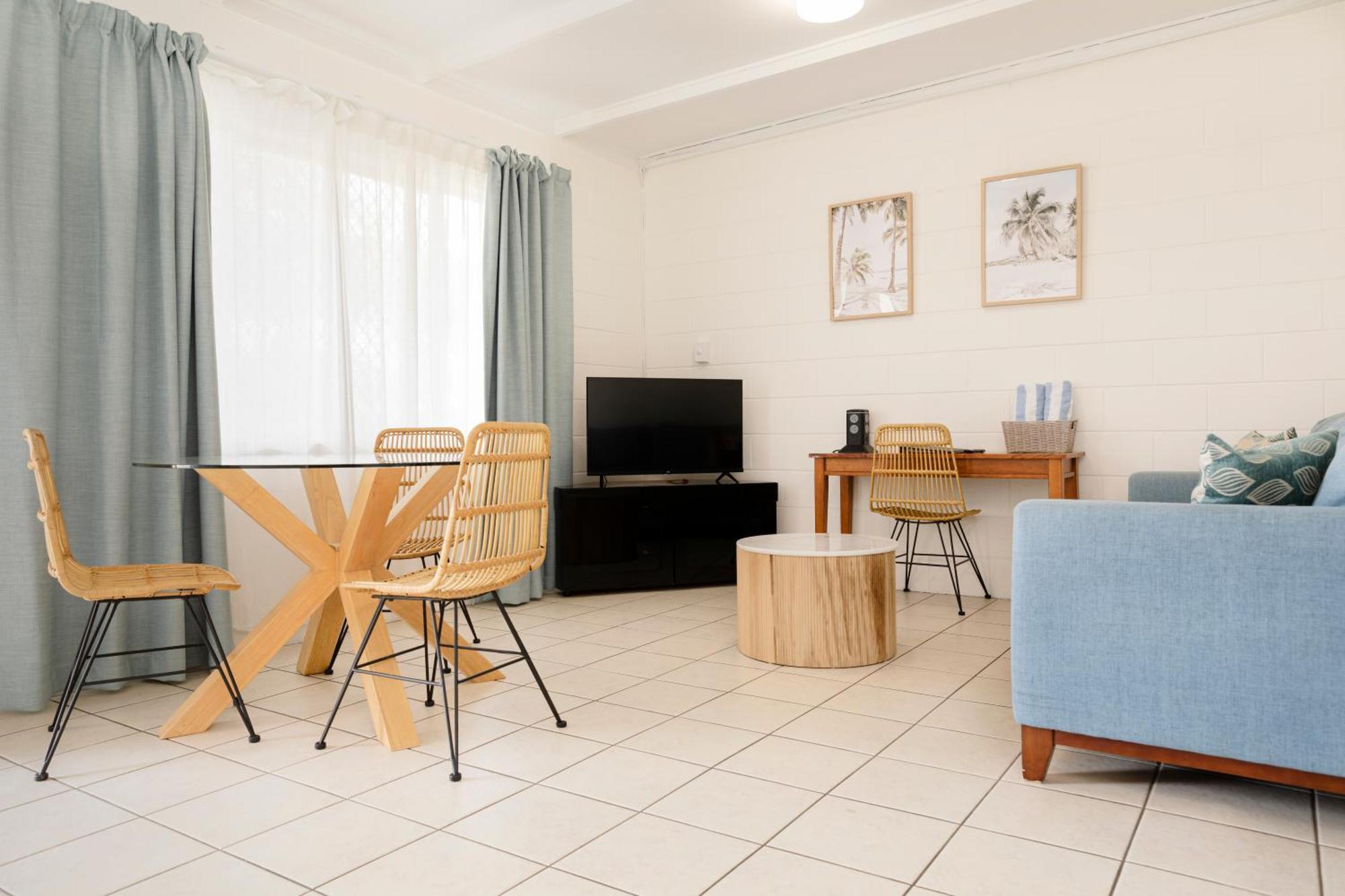 Palm View Holiday Apartments Bowen Chambre photo
