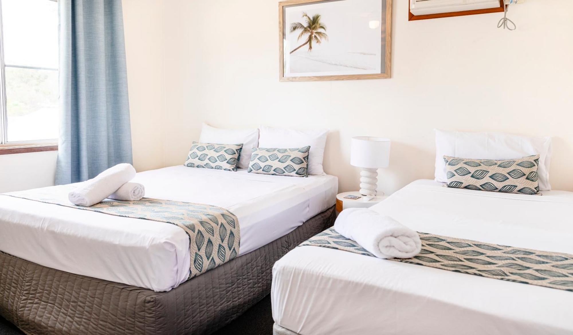 Palm View Holiday Apartments Bowen Extérieur photo